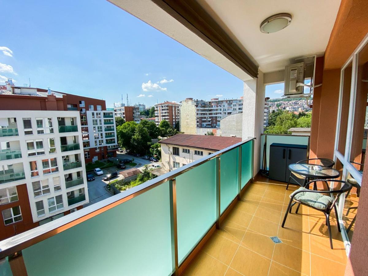 וליקו טורנובו Happy Town Apartments מראה חיצוני תמונה