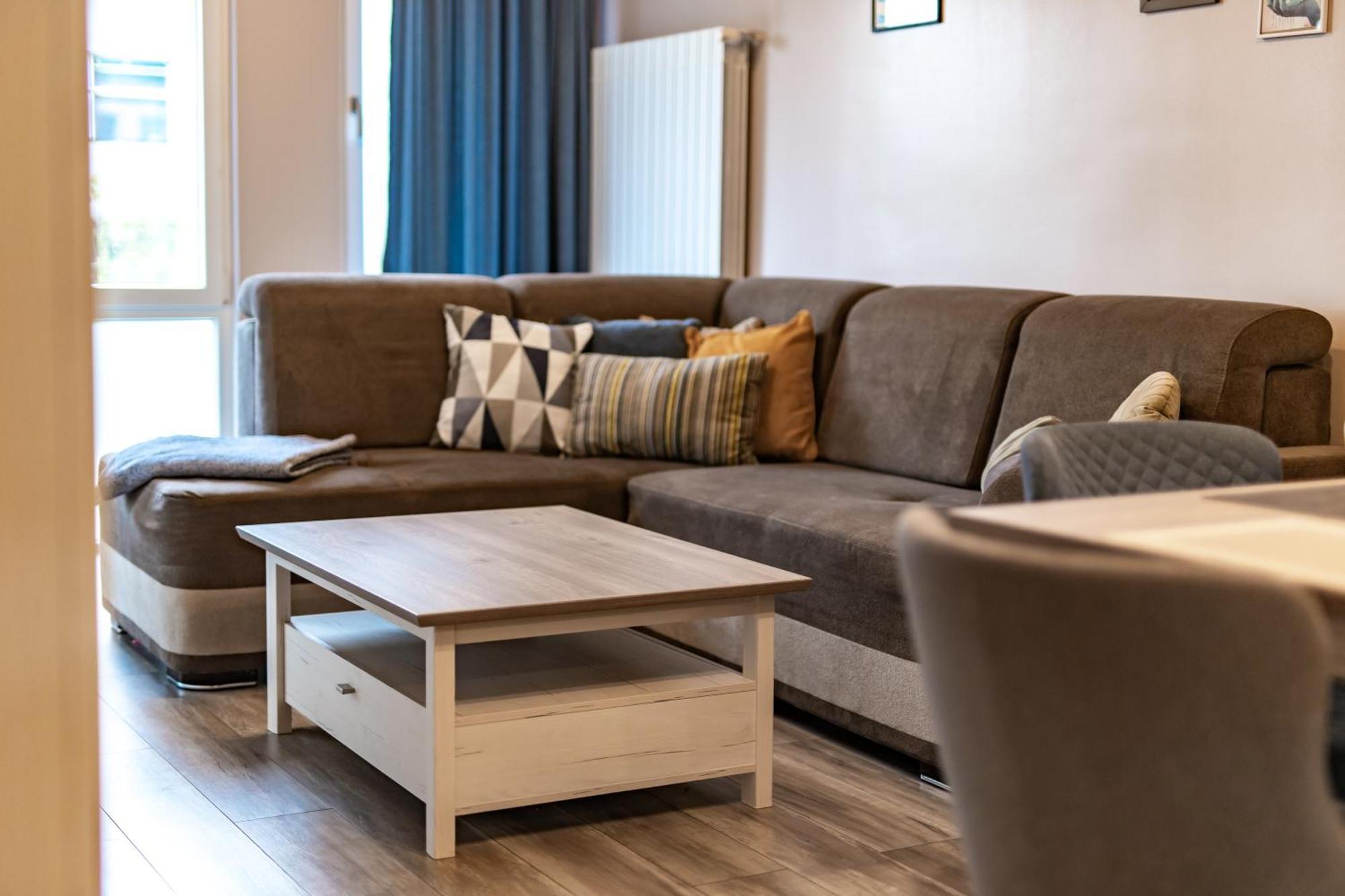 וליקו טורנובו Happy Town Apartments מראה חיצוני תמונה