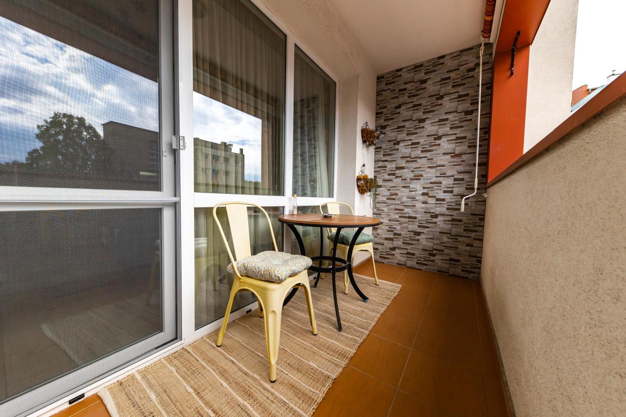 וליקו טורנובו Happy Town Apartments מראה חיצוני תמונה